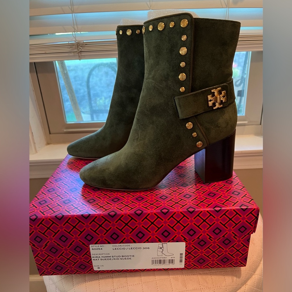 Tory Burch / Kira 70mm Stud Bootie Suede / Color: Leccio /Size: 8